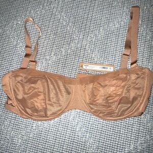 SKIMS Tan Bra 36DD
